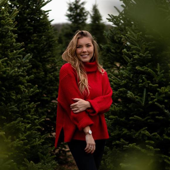 Meet your Posher, Cassidy - Picture 1 of 1